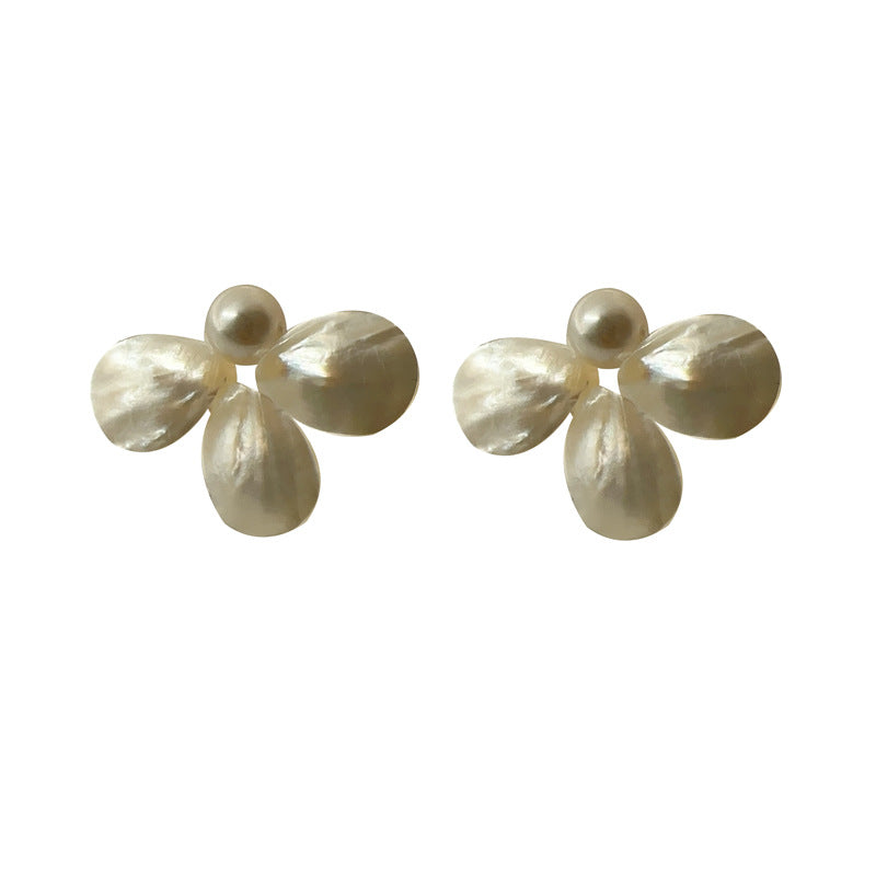 Women's Shell Clover Light Shadow Continuous Urban Cold Feeling Simple Feelings Earrings
