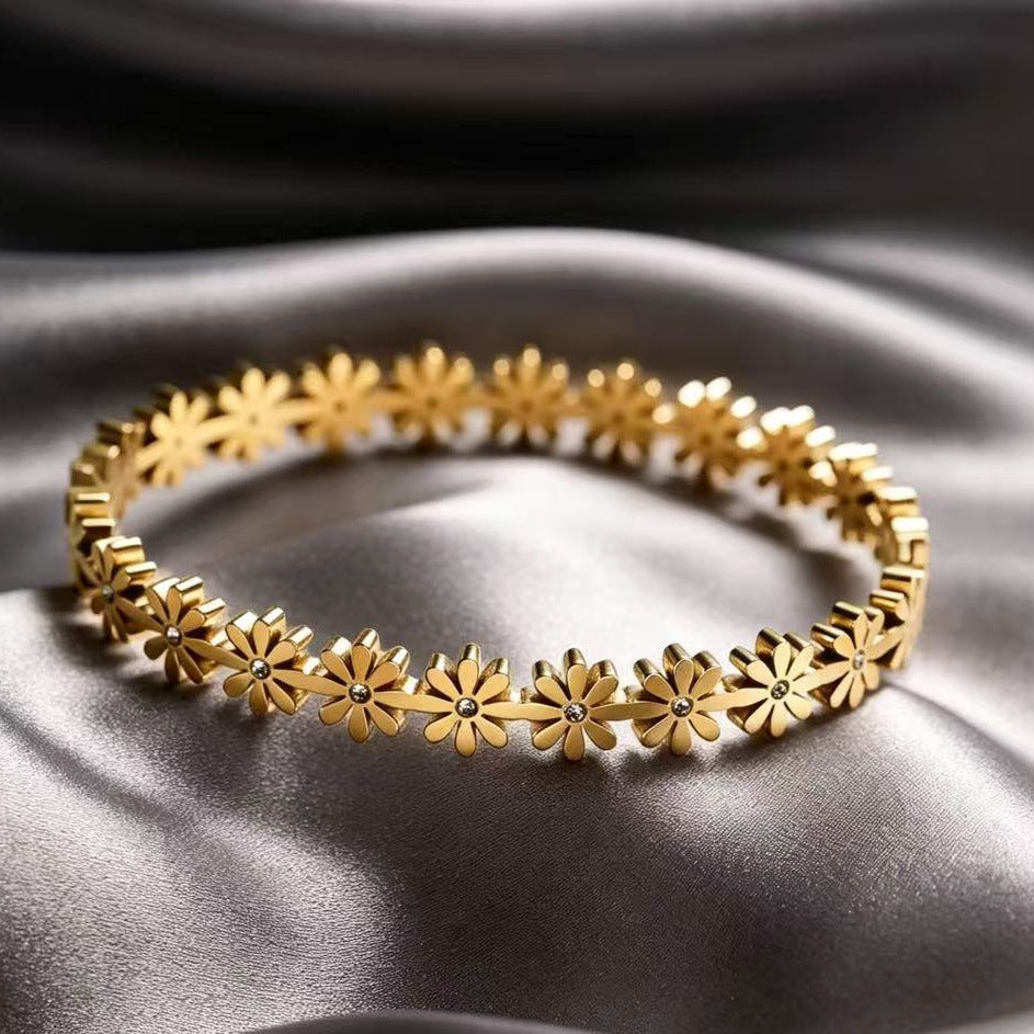 Women's Titanium Steel Little Daisy Simple High-grade Bracelet