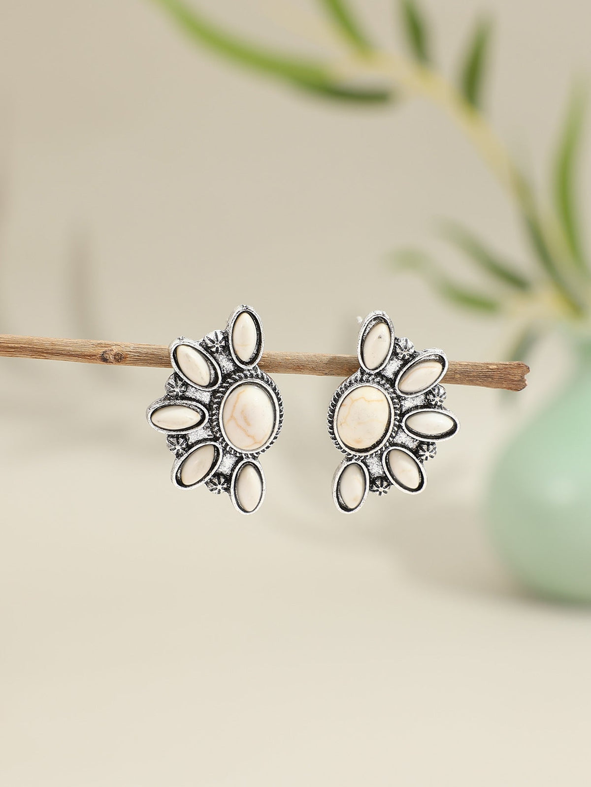 Women's Geometric Flower Embedded Turquoise Fashion Bohemian Earrings