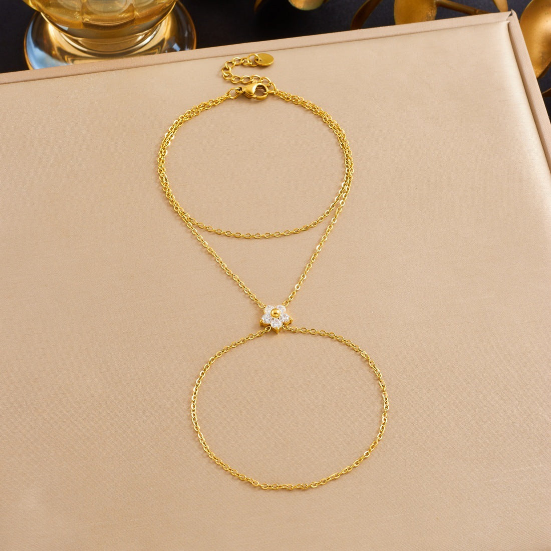 Women's Creative Design Diamond Flower Finger Gold-plated Bracelets