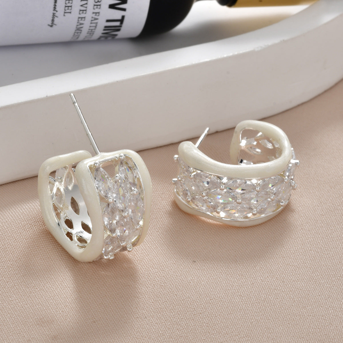Women's Zirconium Dripping Oil Ear Clip Fashion Temperamental Minority High Sense Stud Earrings
