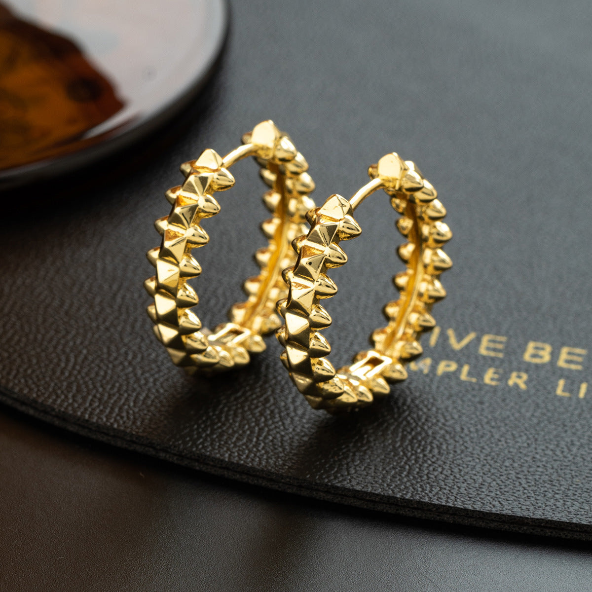 Copper Toothed Gold-plated Round Geometric Female Niche Earrings