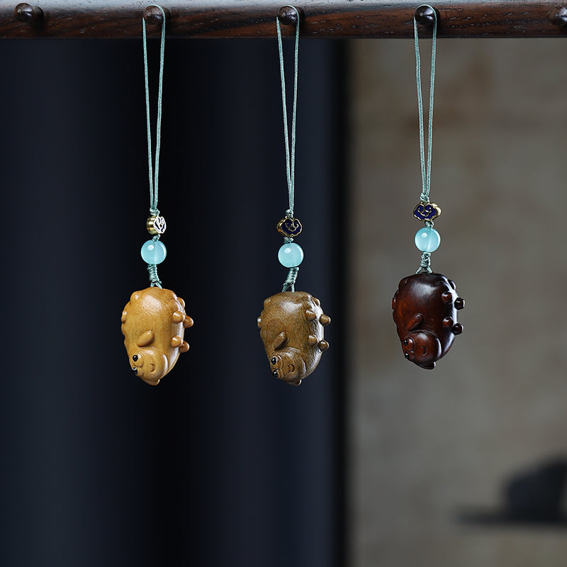 Green Sandalwood Carving Cute Animal Creative Bag Car Key Mobile Pendant