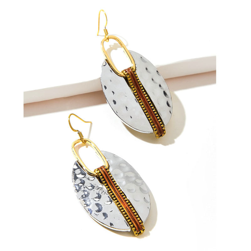 Women's Fashion Retro Exaggerated Sier Plated Two-tone Cocktail Stud Earrings