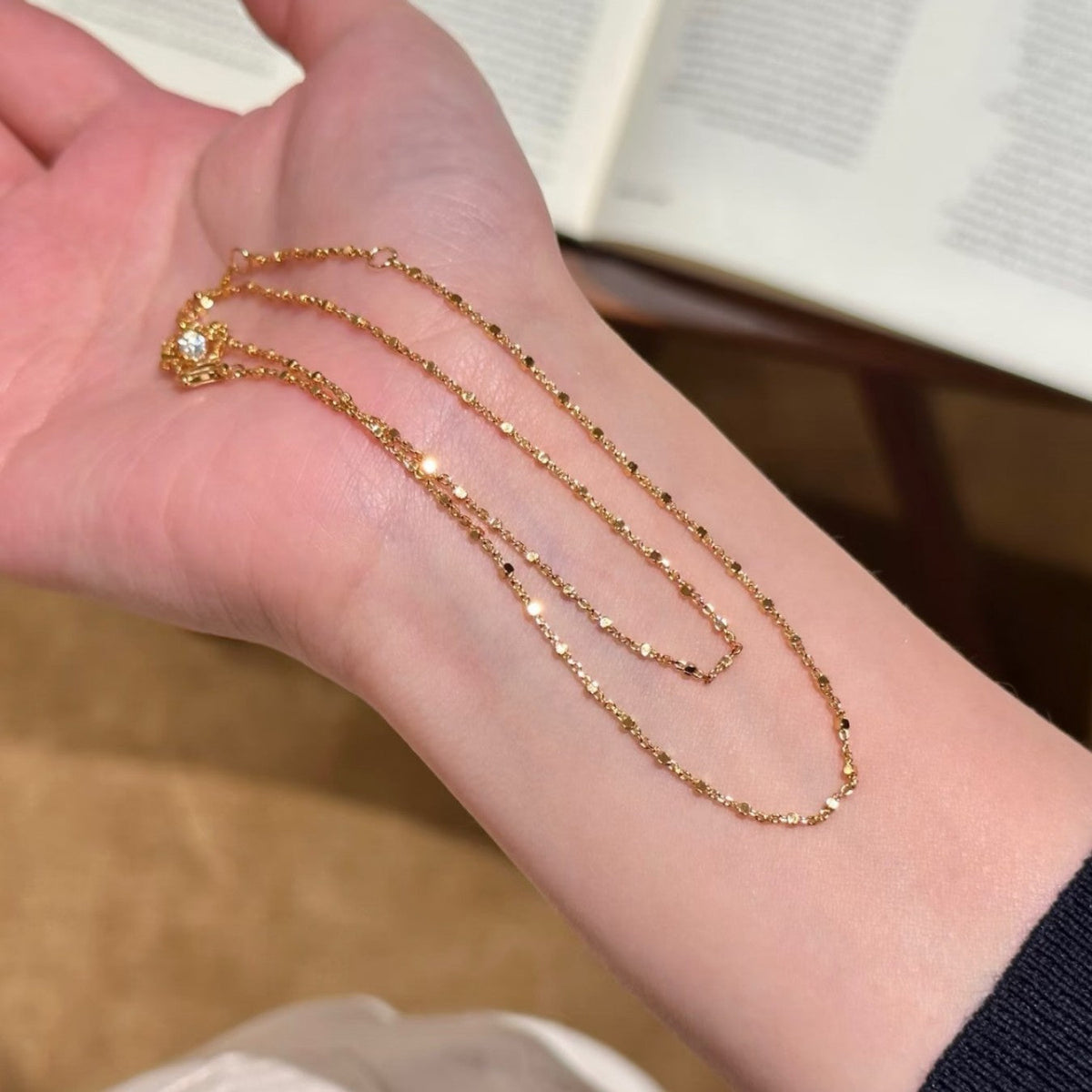 Women's Home Cheetah Universal Choker Handmade Flash Diamond Clavicle Chain Light Necklace