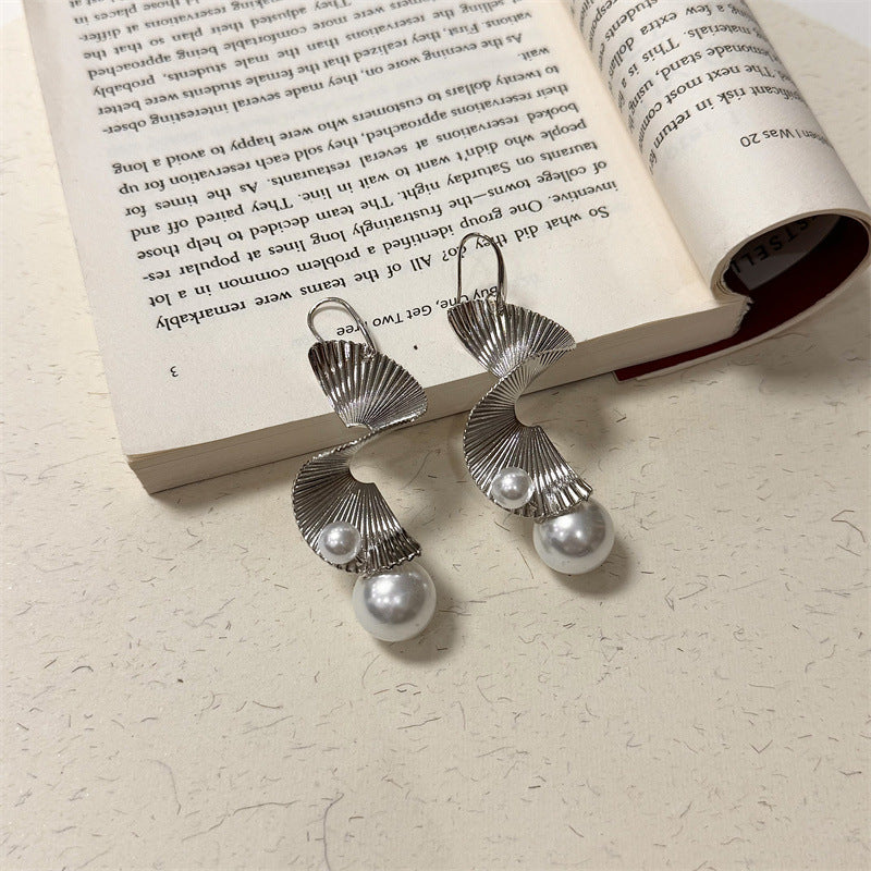Style Wave Fan-shaped Pearl Tassel Eardrops Retro Affordable Luxury Metal Earrings