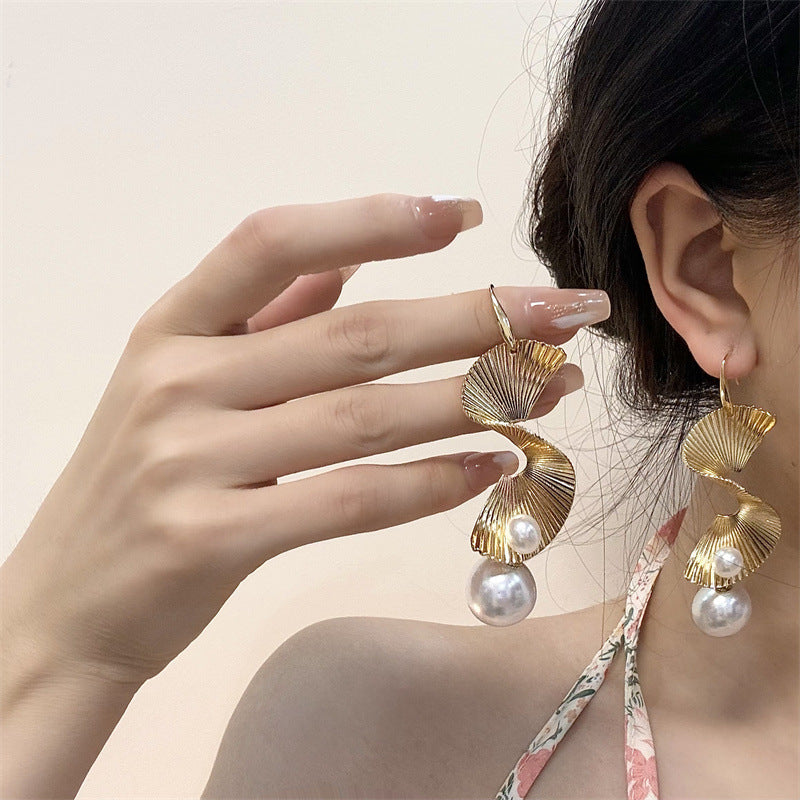 Style Wave Fan-shaped Pearl Tassel Eardrops Retro Affordable Luxury Metal Earrings