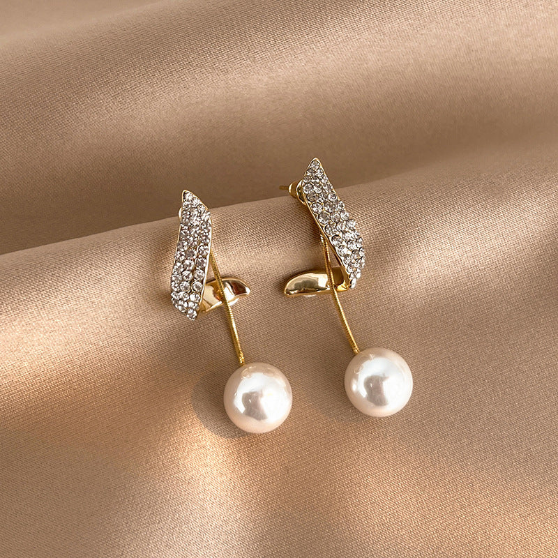Women's Eye-catching Fashionable Design Sterling Sier Pearl Earrings