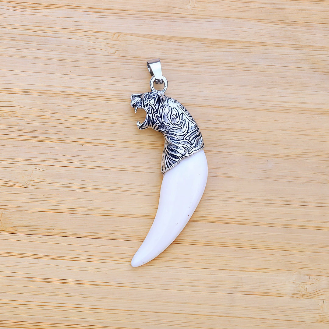 Men's Retro Tibetan Sier Simulation Dog Teeth Pendant