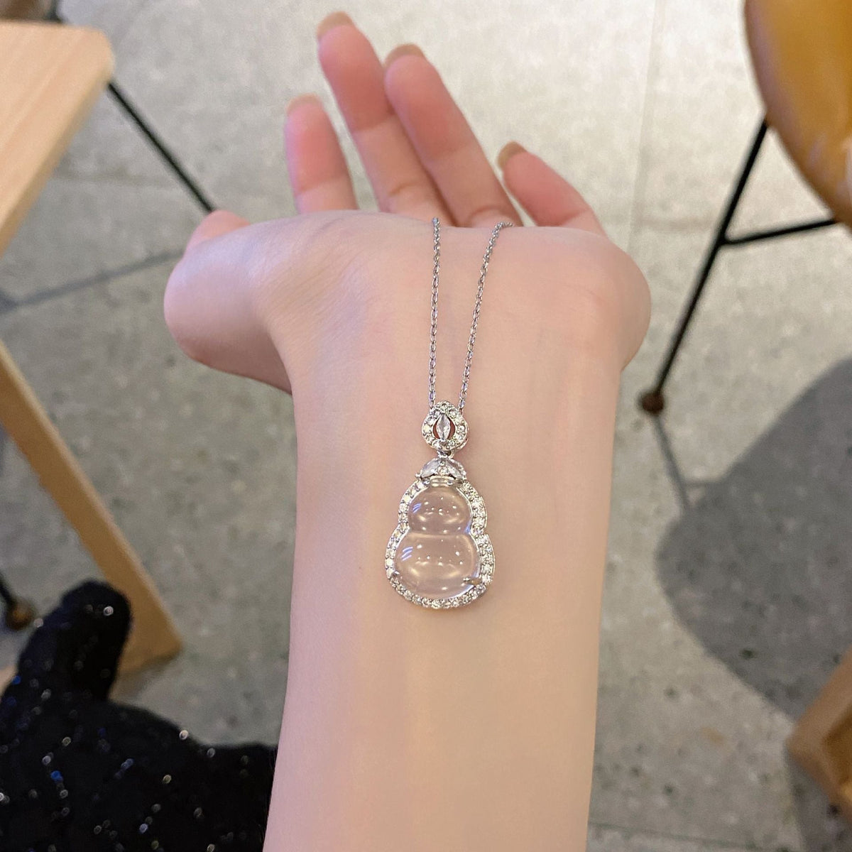 Transparent Imitation Chalcedony Gourd Elegant White Necklaces