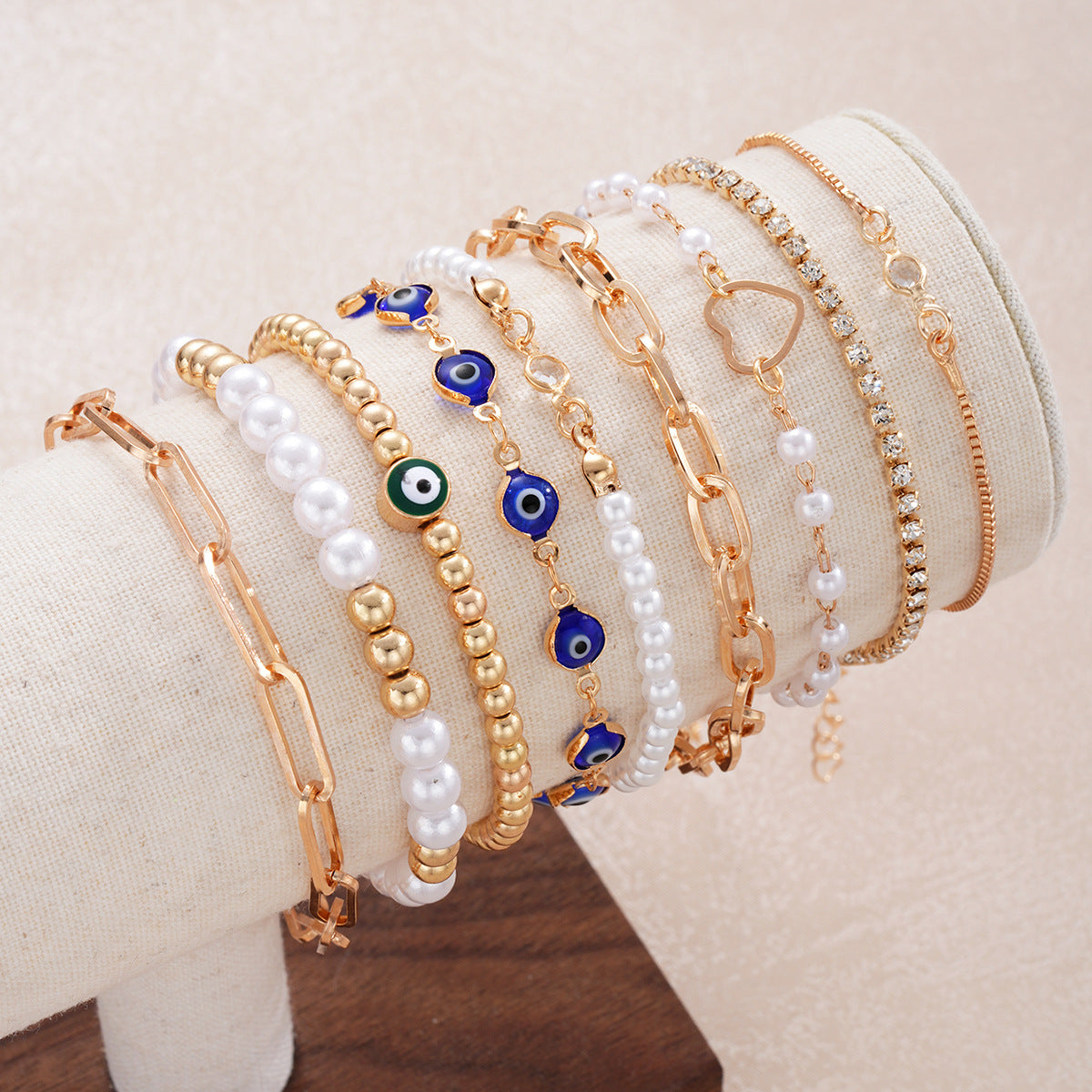 Women's Niche Devil's Eye Zircon Pearl Fashion Bracelet