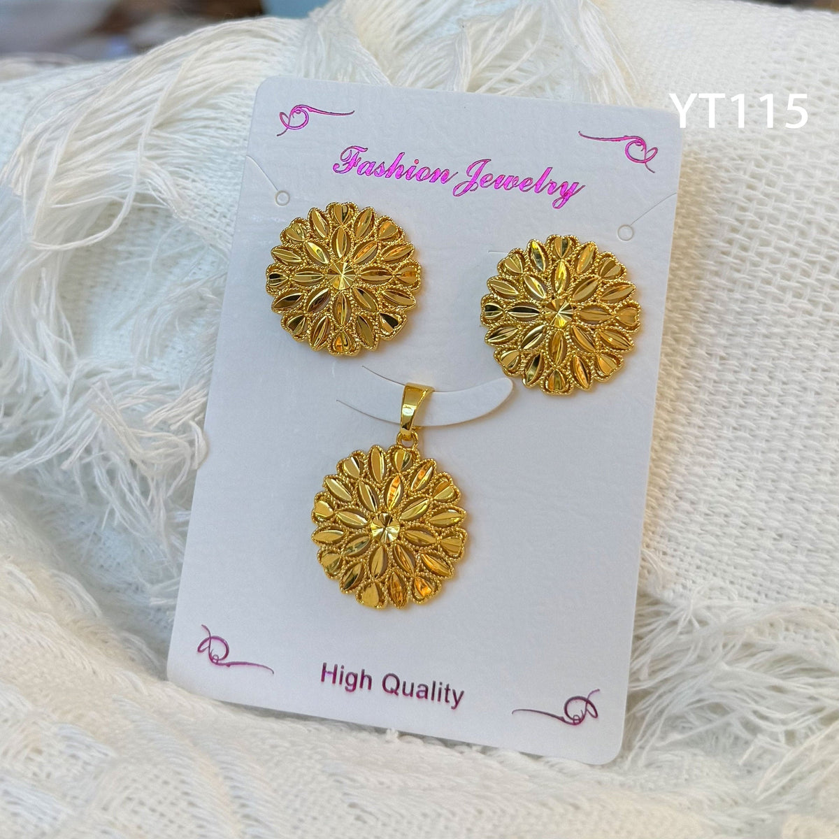 Niche Design Mild Luxury Retro Golden Versatile Jewelry Set