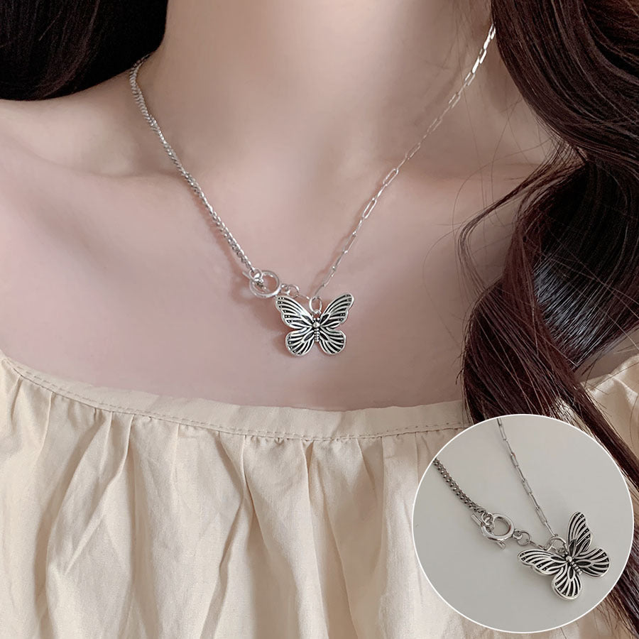 Women's Style Imitation Pearl Retro Buckle Asymmetric Multilayer Collarbone Elegance Creativity Necklace