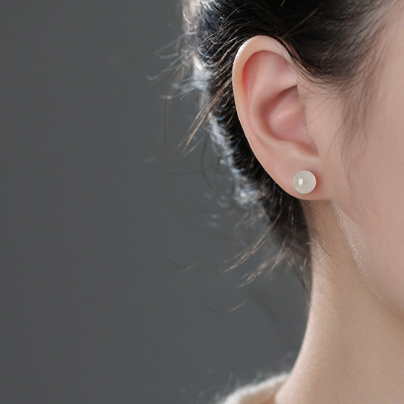 Women's Retro Style High Sense Niche Temperament Simple Compact Stud Earrings