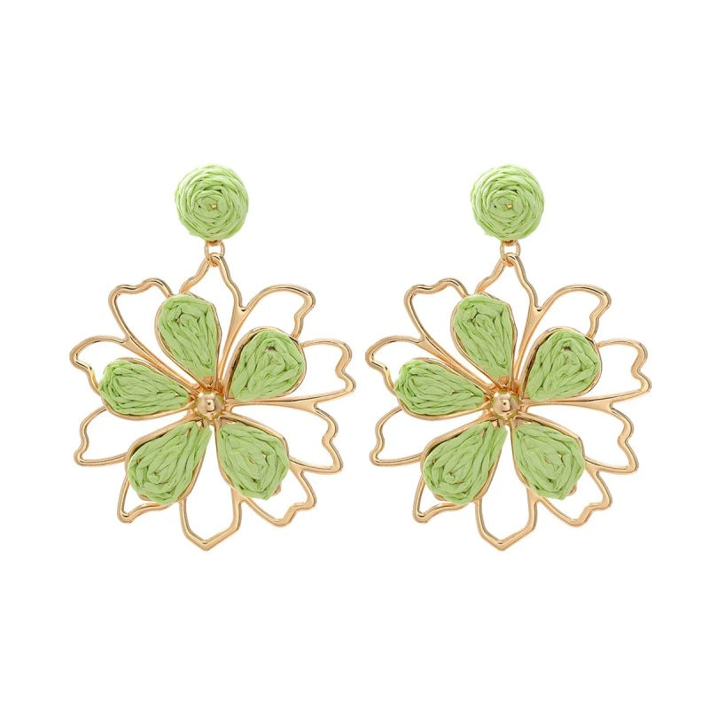 Women's High-grade Sweet Flowers Raffia Fashion Hand-knitted Earrings