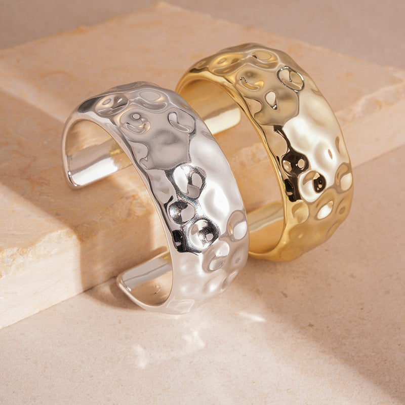 Women's Simple Personalized Open-ended High-grade Hammer Pattern Bracelet
