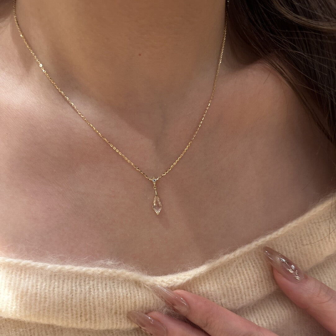 Diamond-shaped Water Drop White Crystal Clavicle Necklace