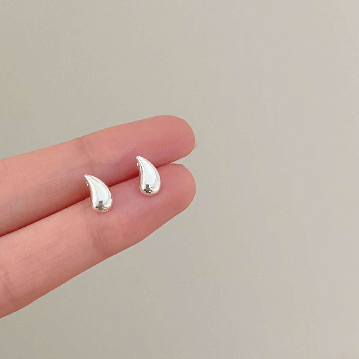 High-grade Bow Small Sier-plated Geometric Korean Earrings
