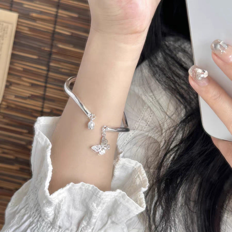 Women's Lily Butterfly Simple Versatile Mori Wave Tassel Open Bracelet