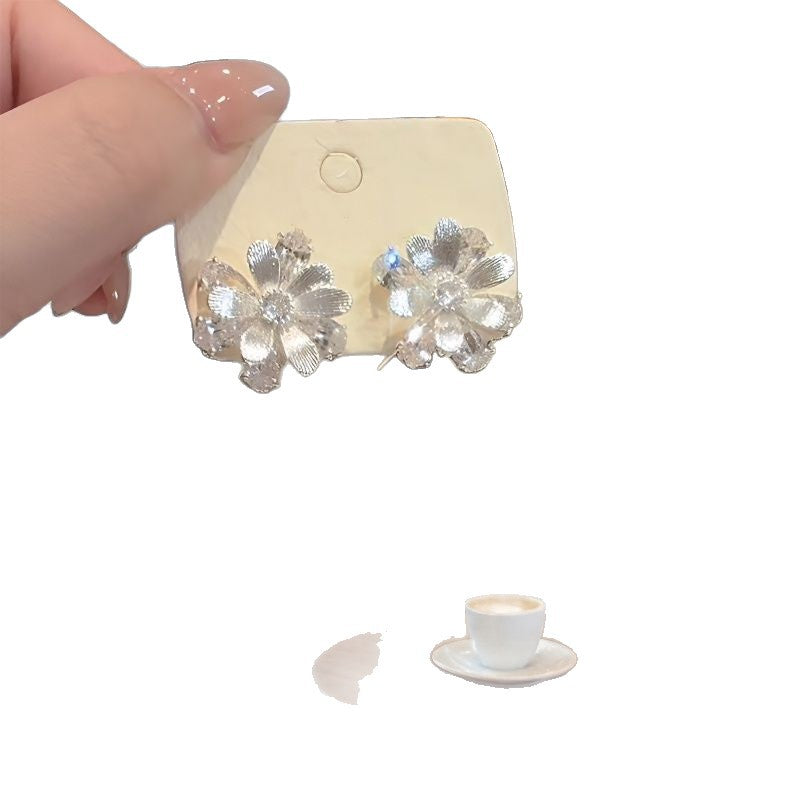 Flower Glaze Rhinestone Exquisite Female Design Sense Holiday Stud Earrings