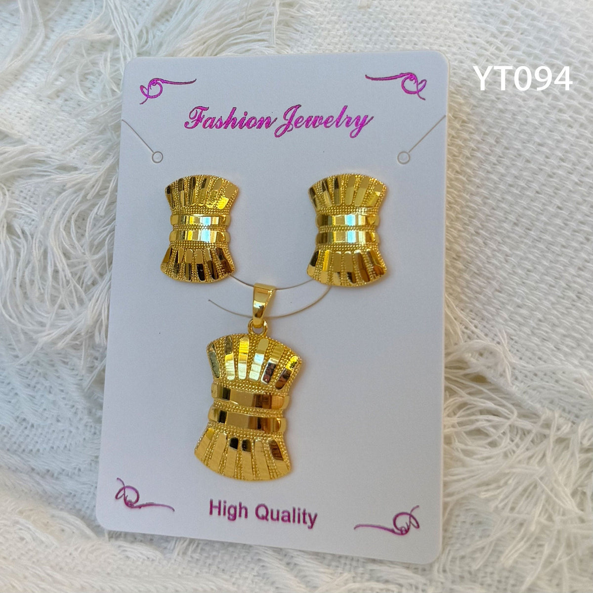 Niche Design Mild Luxury Retro Golden Versatile Jewelry Set
