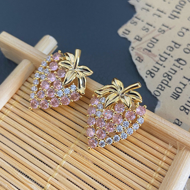 Women's Design Full Zirconium Strawberry Fashionable Temperament Sweet Personality Light Luxury Earrings