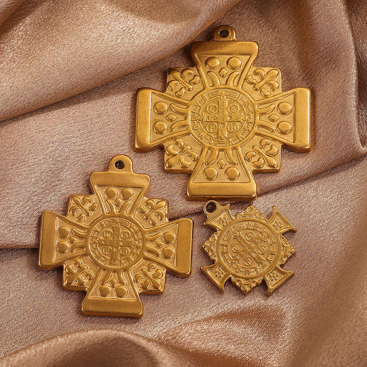 Steel Personality Design Cross Queen French Pendants