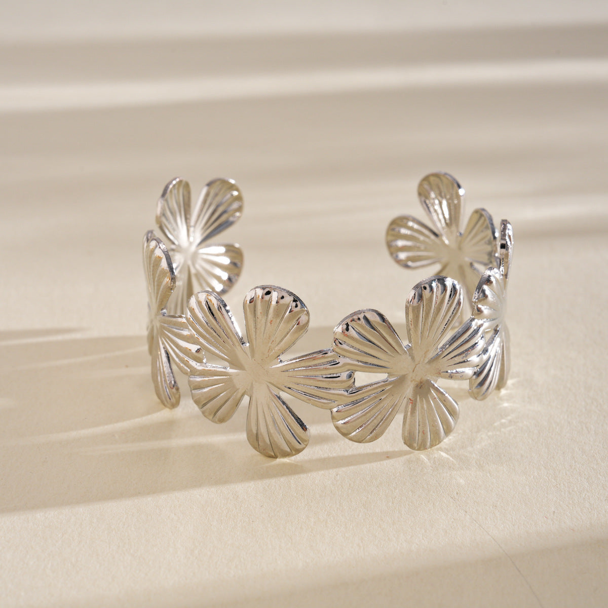 Flowers Open-ended Design Personalized Light Luxury Bracelet