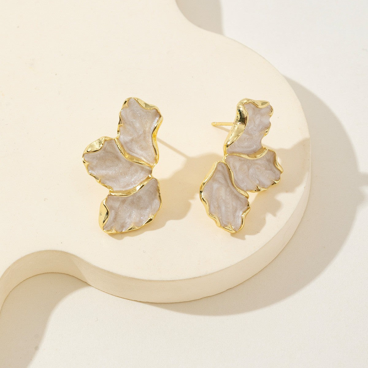 Maple Leaf Flower Affordable Luxury Fashion Sense Colorful Petals Dripping Stud Earrings