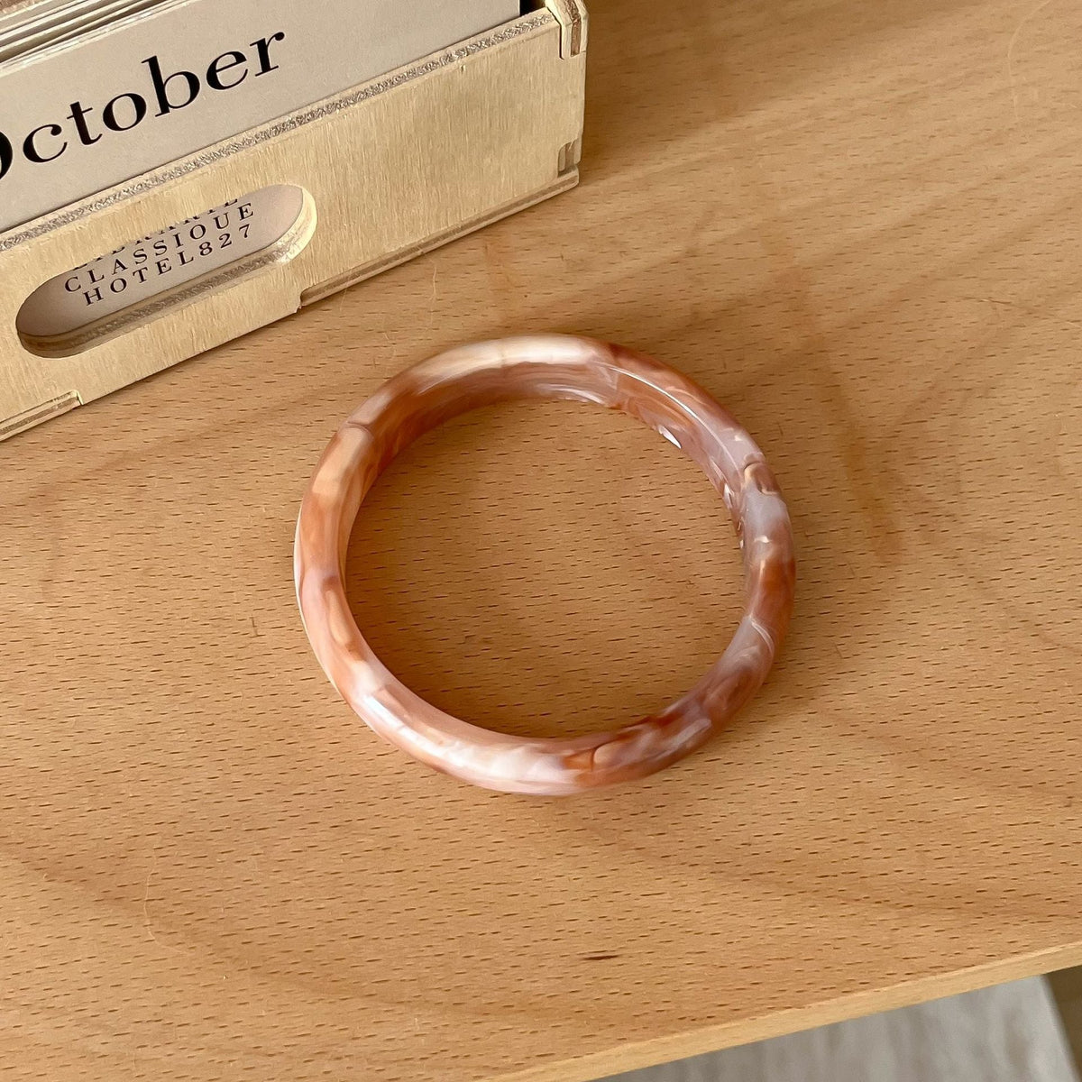 Fashion Trend Niche Round Resin Retro Blooming Bracelet