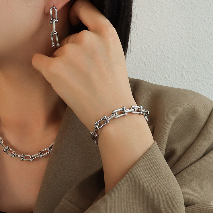 Exaggerated Design Vachette Clasp U-shaped Ear Titanium Steel Gold Jewelry Set