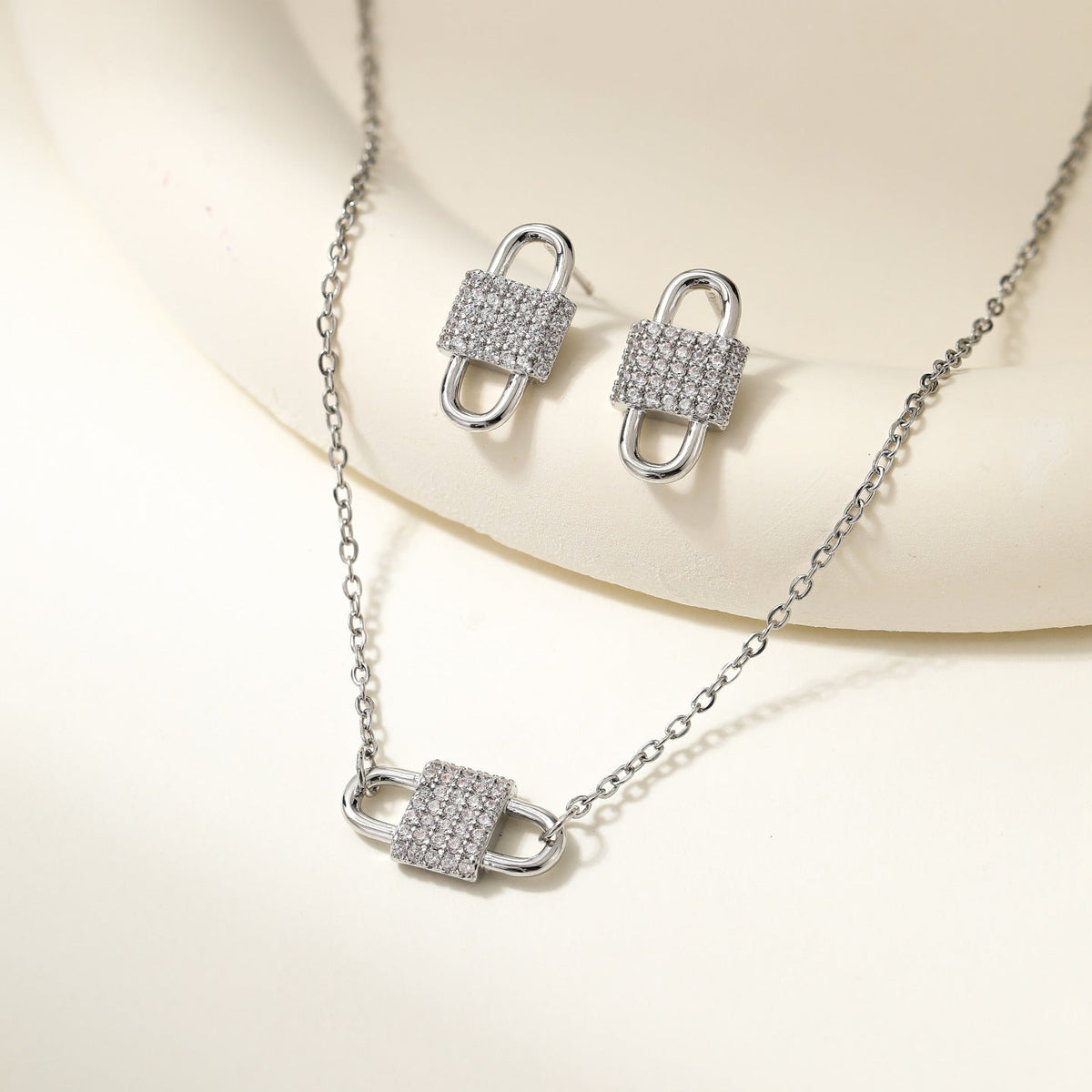 Women's Clover Diamond In The Debris Butterfly Necklaces