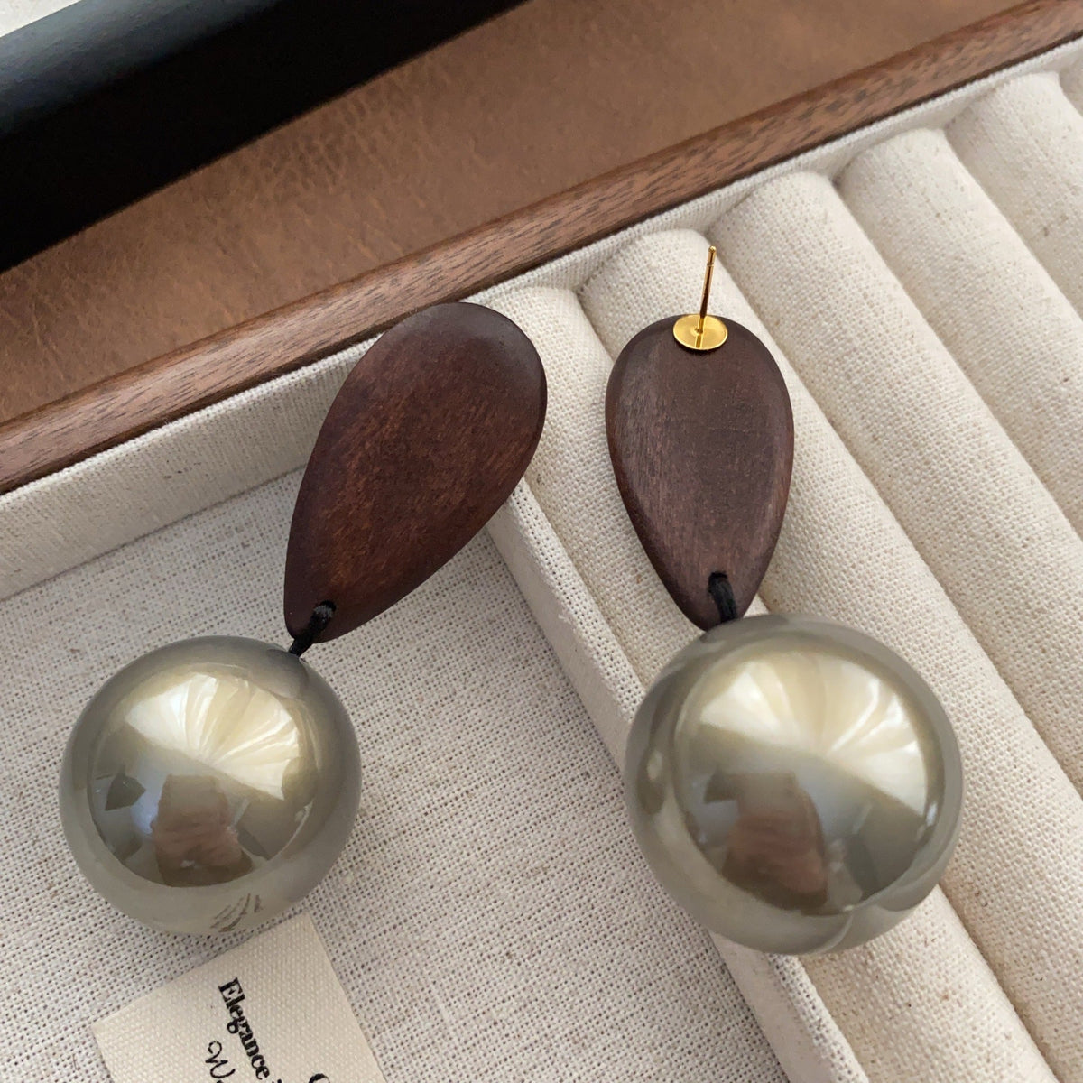 Wooden Water Drop Elegant Exquisite Light Luxury Atmosphere Stud Earrings