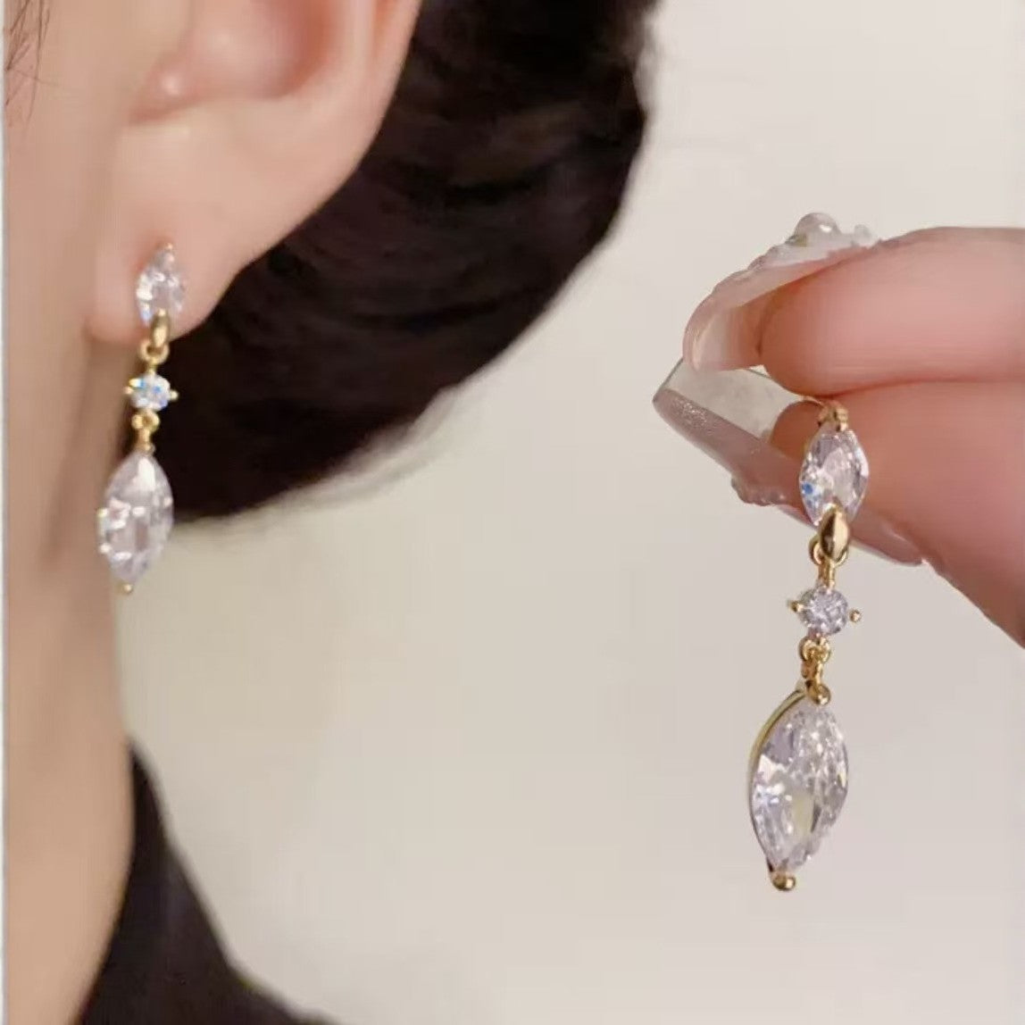Women's Water Drop Zircon Light Luxury Temperament High-grade Stud Earrings