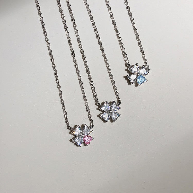 Diamond Zircon Heart-shaped Four-leaf Clover Niche Necklace