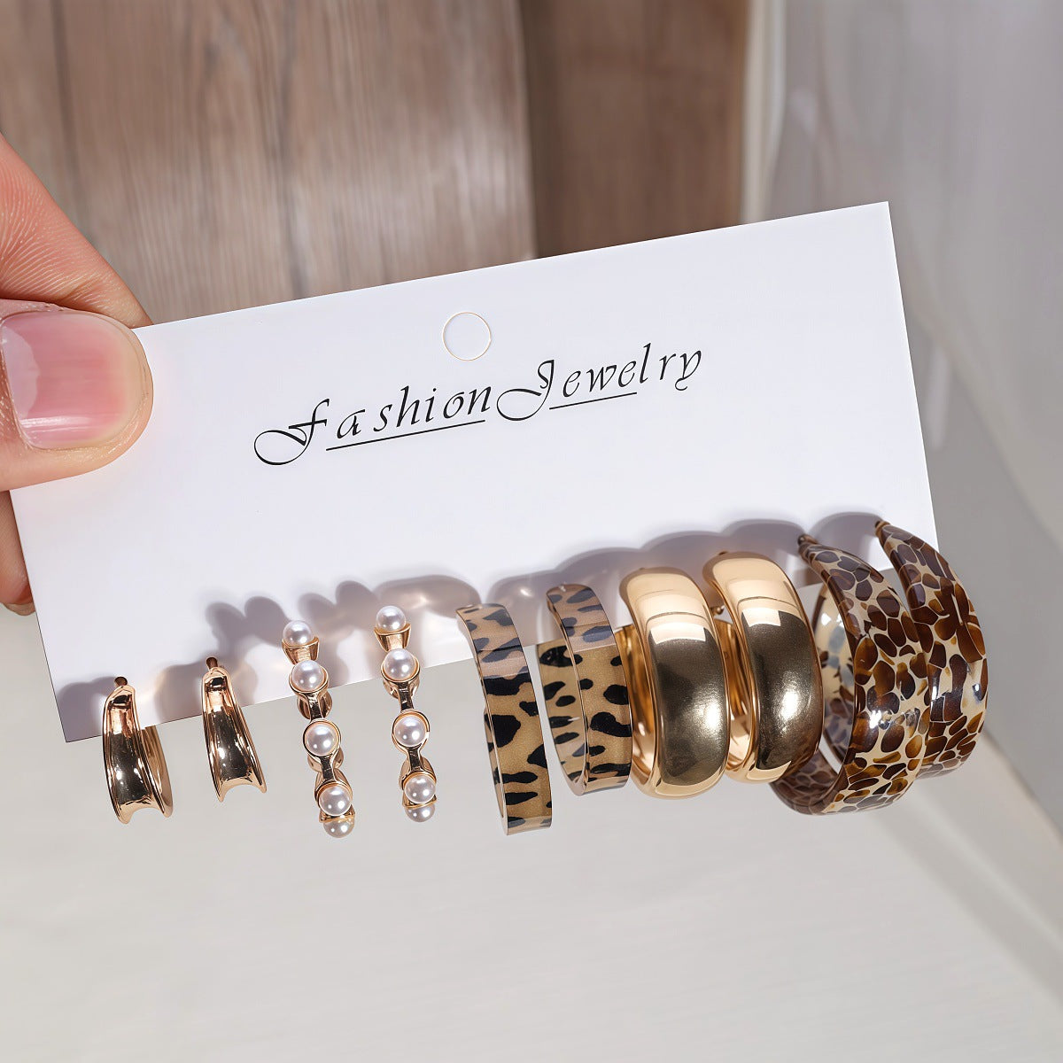 Inlaid Pearl Fashion Design Alloy Resin Plate Female Gold-plated Personality Stud Earrings