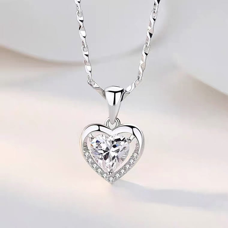 Heart-shaped Simple Elegant Heart Of Eternity Pendant