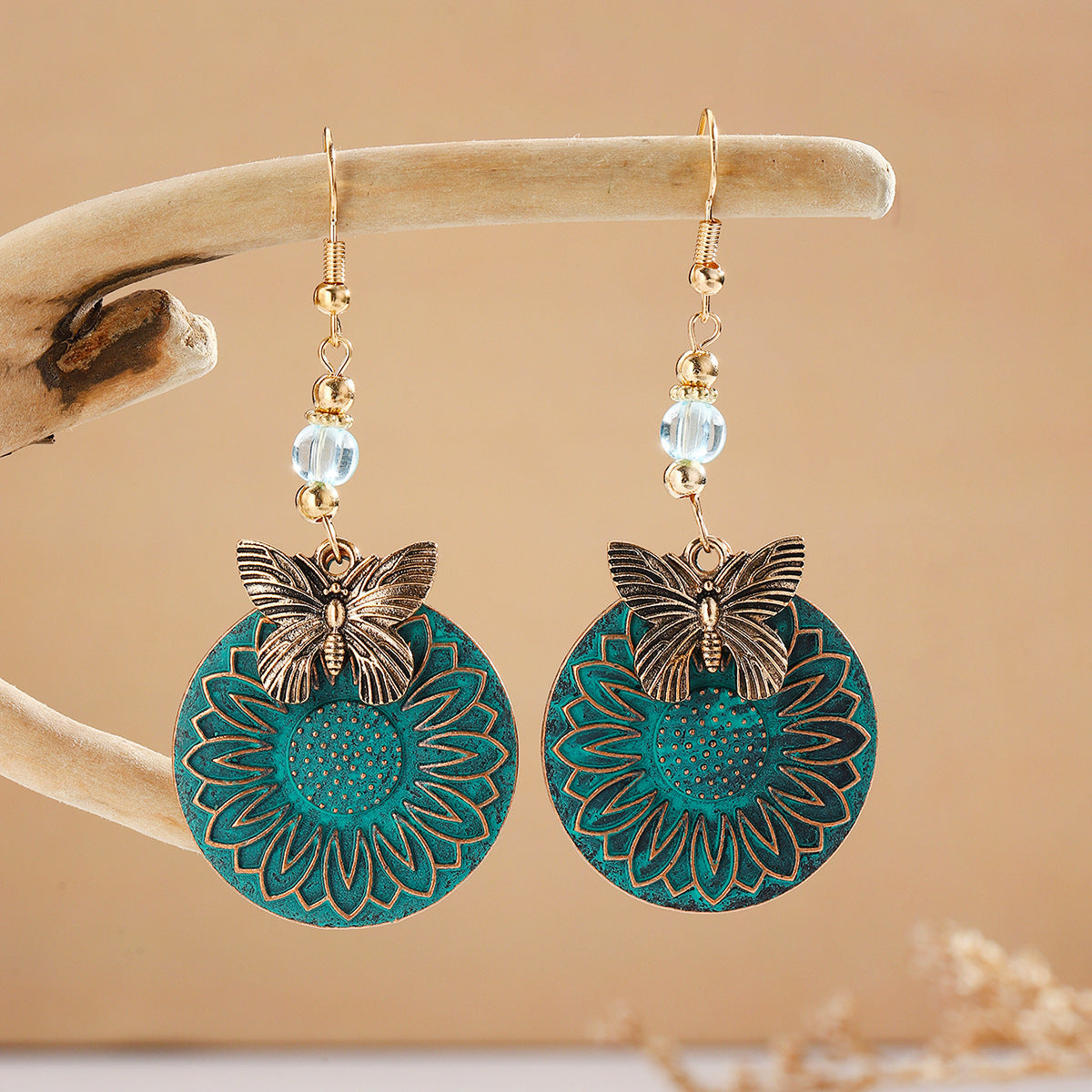 Women's Bohemian Style Vintage Geometric Ear Water Drop Metal Alloy Stud Earrings