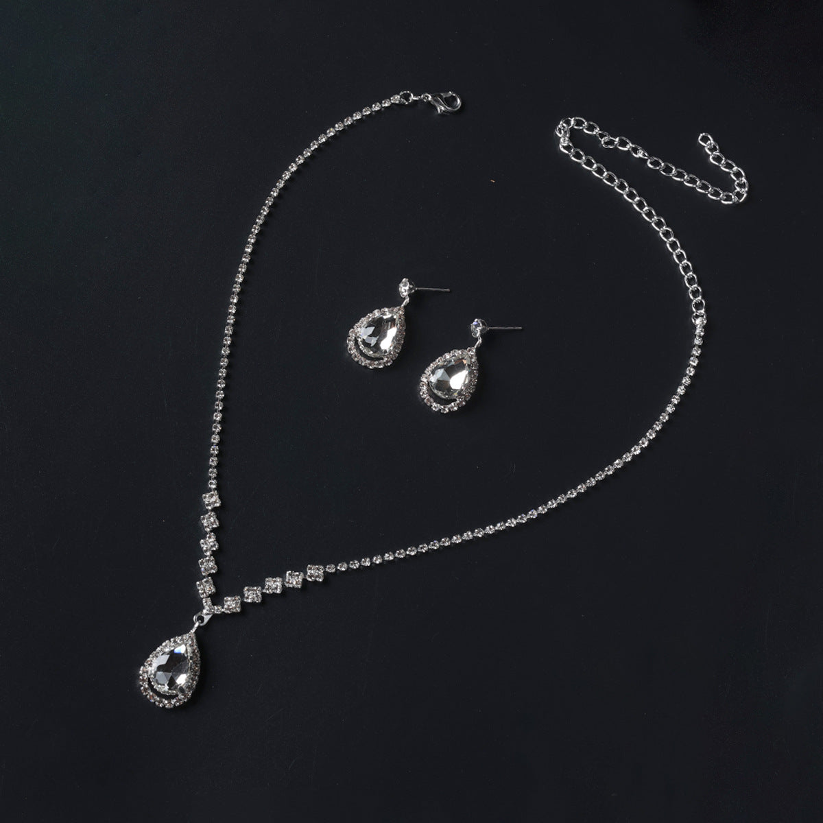 Fashion Wedding Bright Full Diamond Water Drop Rings