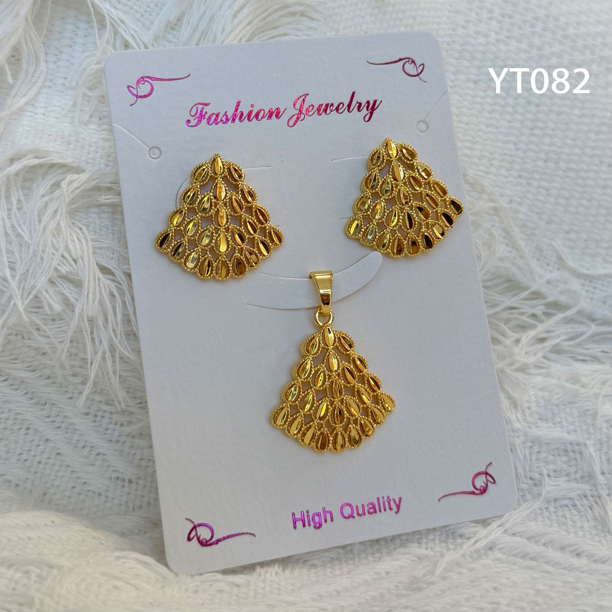 Niche Design Mild Luxury Retro Golden Versatile Jewelry Set