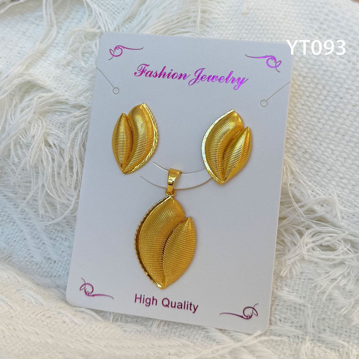 Niche Design Mild Luxury Retro Golden Versatile Jewelry Set