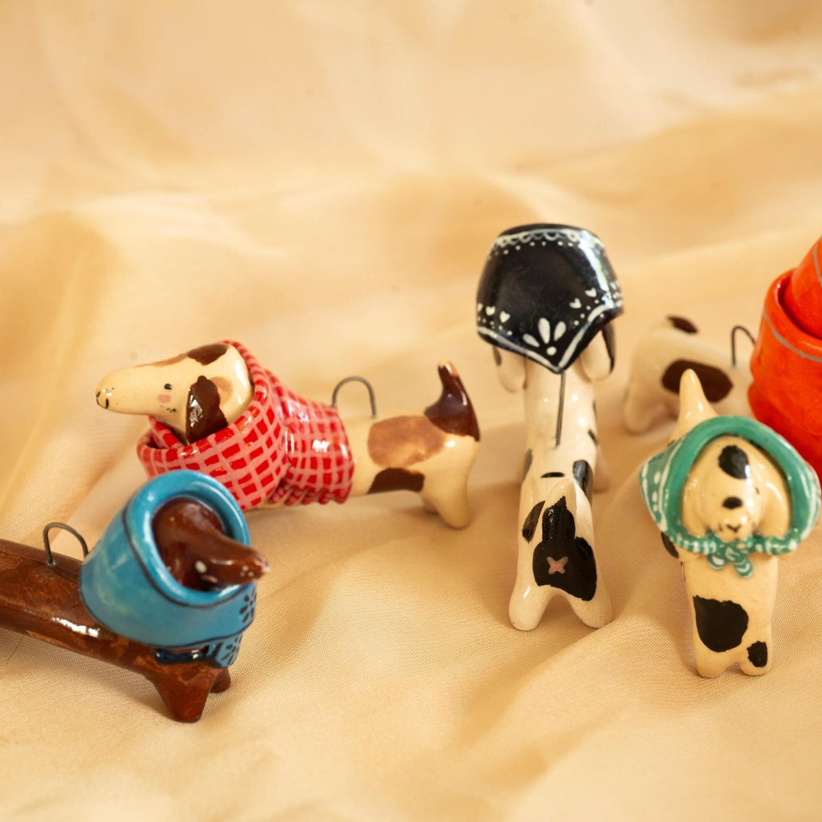 Unique Design Puppy Diversified Exquisite Details Highlight Stylish Textured Pendant