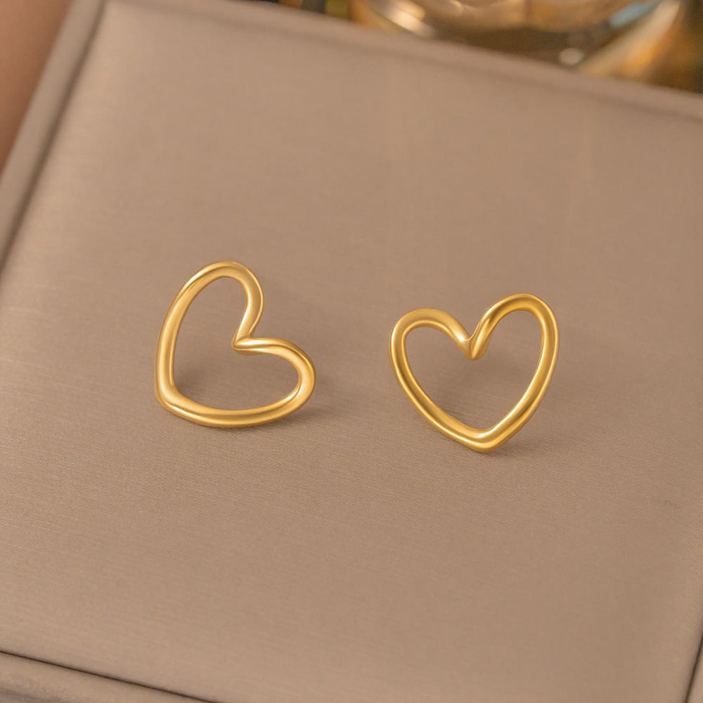Women's Luxury Minority Hollow Heart For Korean Style Simple Design Clavicle Necklaces