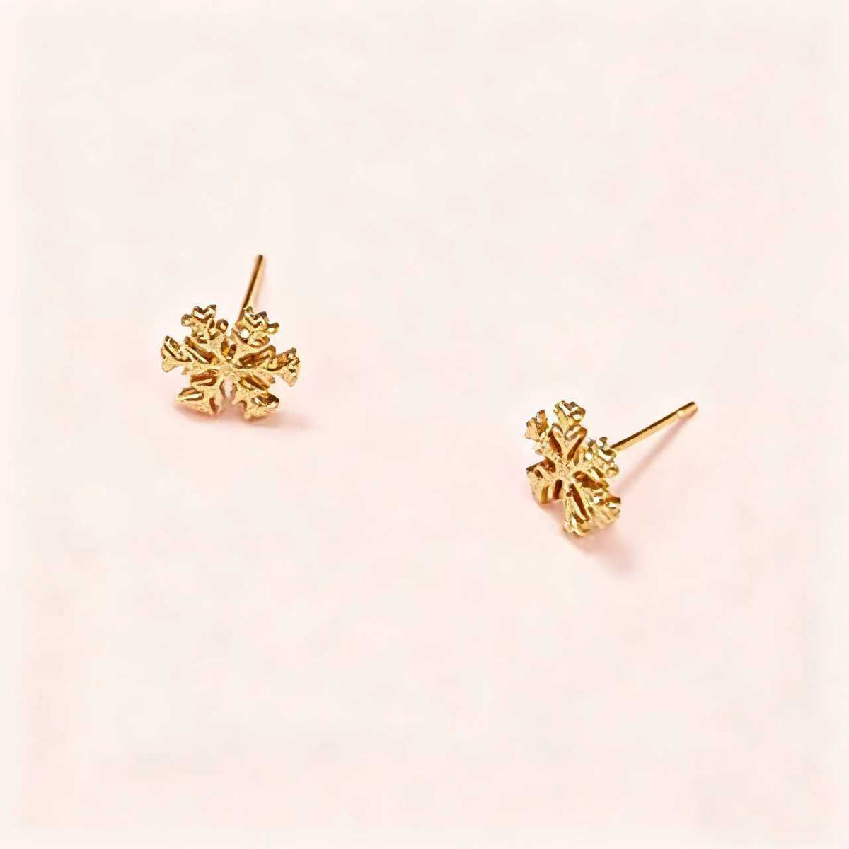 Women's Snowflake Ear Zinc Alloy Electroplated Light Luxury For Stud Earrings