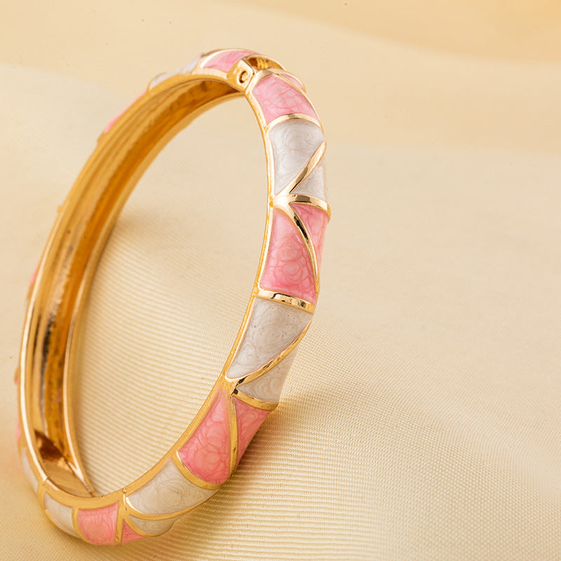 Old Tourist Souvenir Enamel Color Fine Bracelet