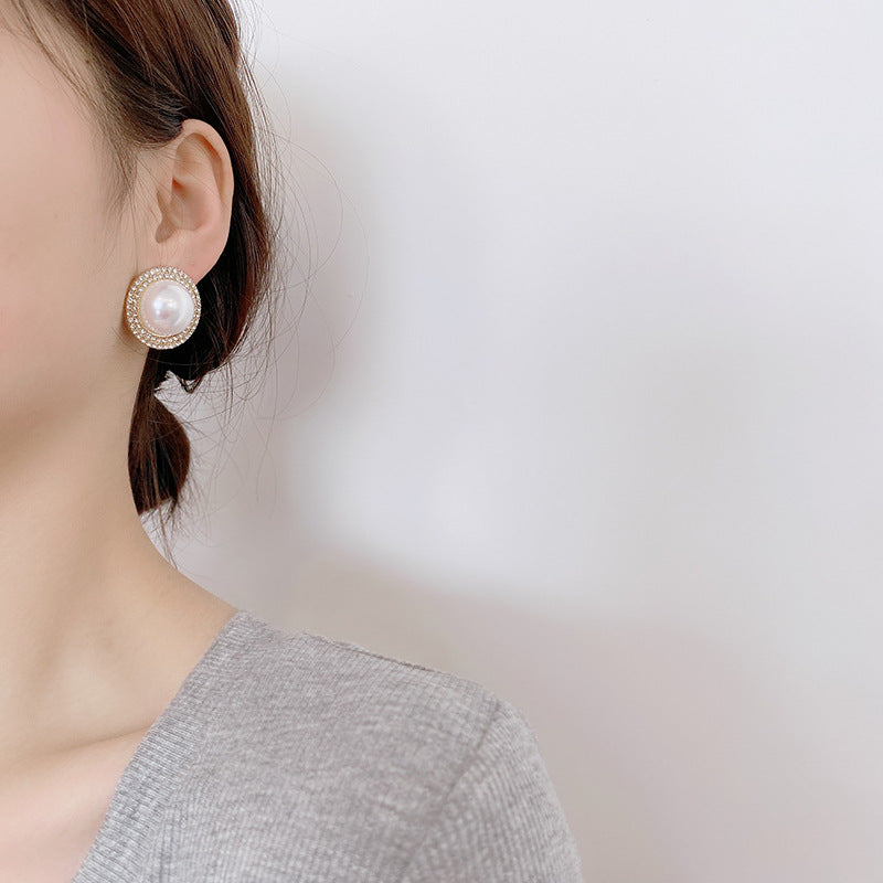 Women's High-grade Pearl Large French Style Retro Earrings