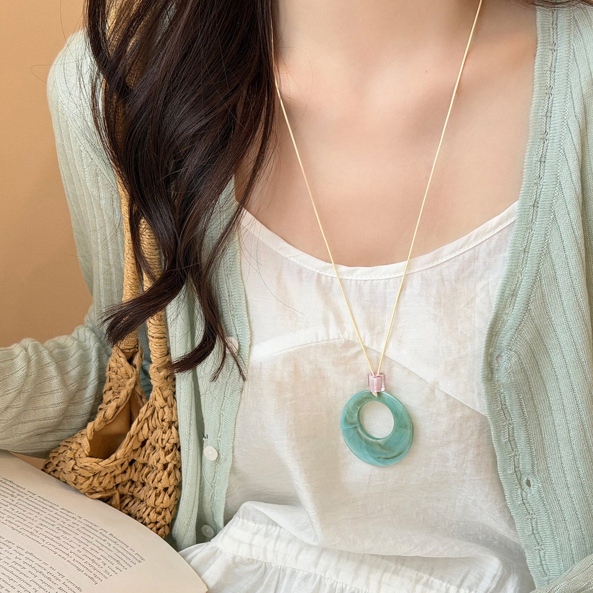 Women's Blooming Hollow Trapezoidal Long Design High-grade Sweater Pendant