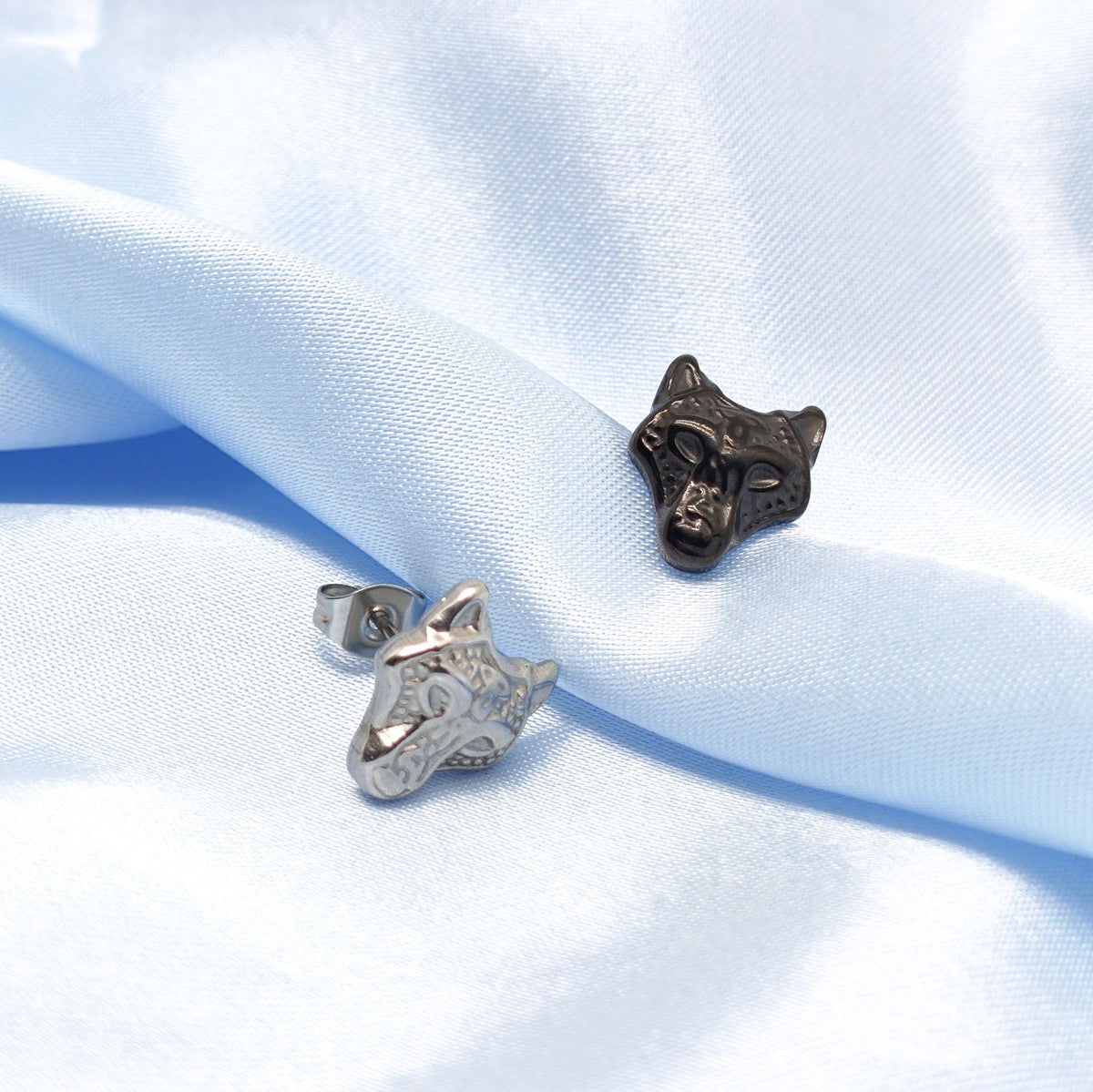 Men's Domineering Wolf Head Stainless Steel Retro Earrings