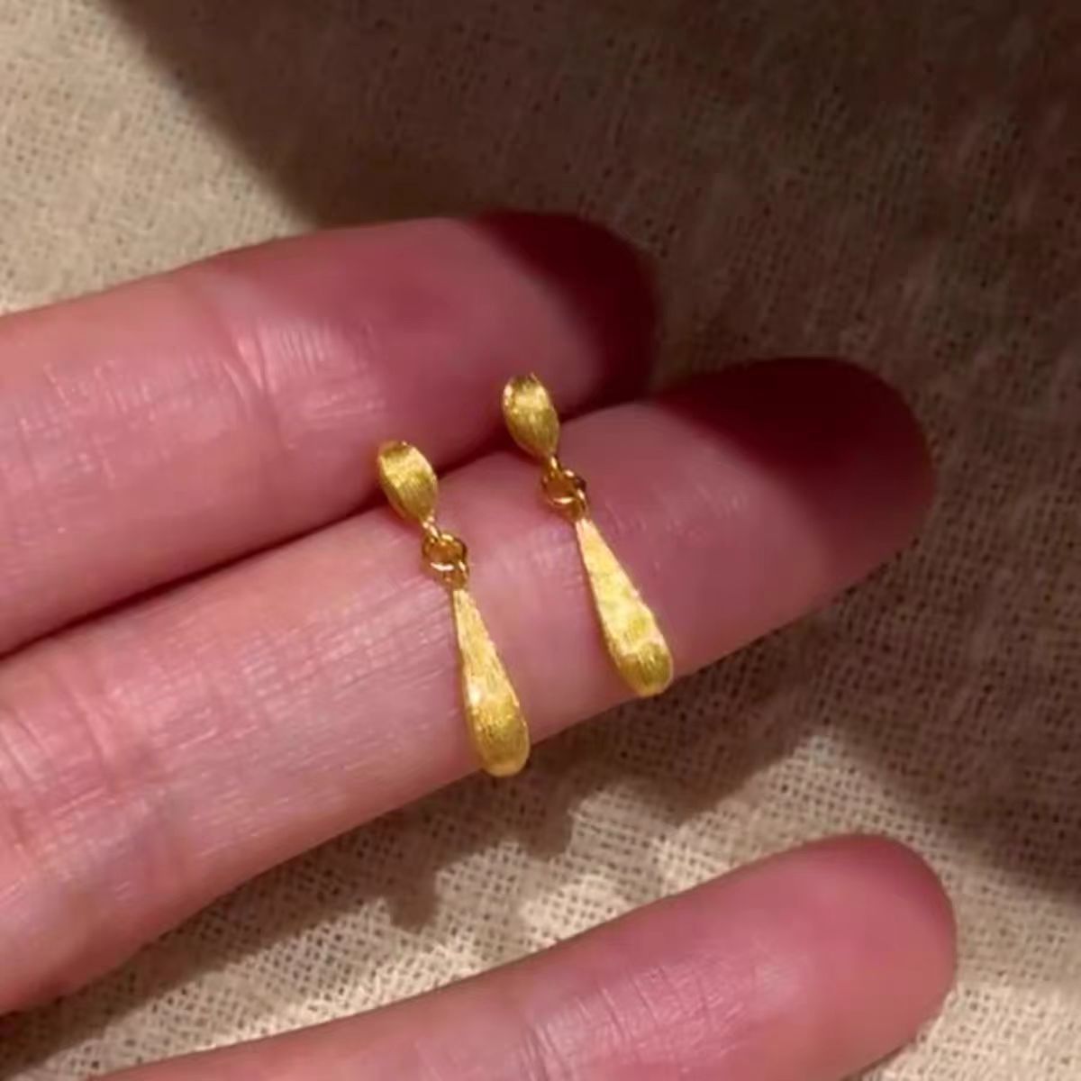 Brushed Small Water Drop High-grade Female Rings