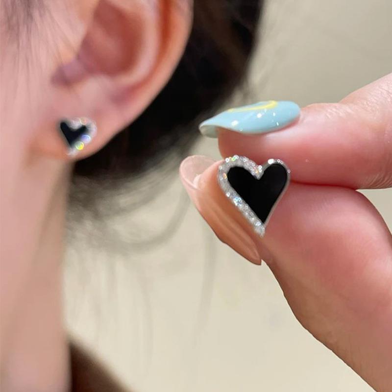 Cold Style Sweet Cool Black Heart Shape With Diamond Stud Earrings